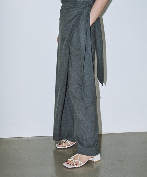 LE TALON（ルタロン）の「GRISE3.5cmクロスメタルストリングサンダル（サンダル・レディース・ブラック系その他/アイボリー/ブラウン・SMALL/MEDIUM/LARGE/X-LARGE）」の9枚目の写真