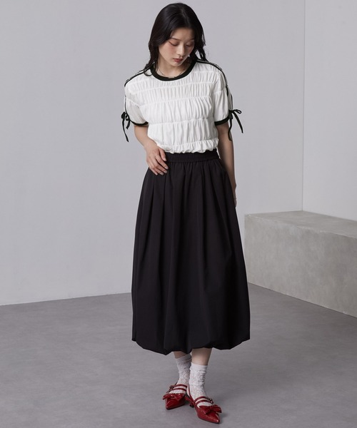 nui nullu(ヌイヌル)の「【nui nullu】袖サイドライン&リボン シャーリング リンガーTシャツ(Tシャツ/カットソー・レディース・オフホワイト/ブラック/サックスブルー/チャコール・FREE)」の14枚目の写真