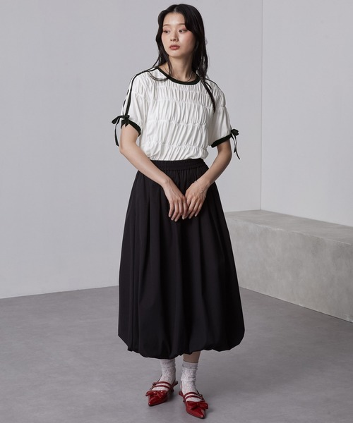 nui nullu(ヌイヌル)の「【nui nullu】袖サイドライン&リボン シャーリング リンガーTシャツ(Tシャツ/カットソー・レディース・オフホワイト/ブラック/サックスブルー/チャコール・FREE)」の15枚目の写真
