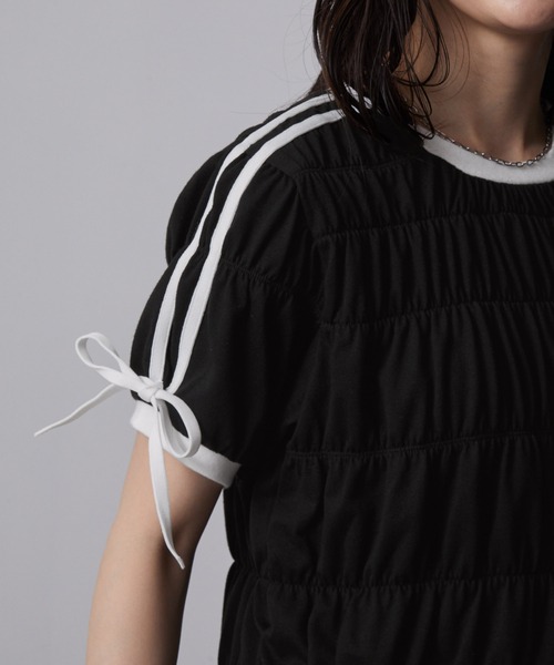 nui nullu(ヌイヌル)の「【nui nullu】袖サイドライン&リボン シャーリング リンガーTシャツ(Tシャツ/カットソー・レディース・オフホワイト/ブラック/サックスブルー/チャコール・FREE)」の16枚目の写真