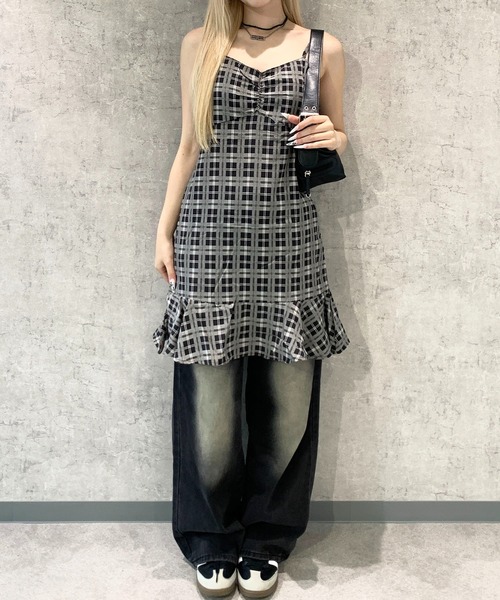 Mejoul（メジュール）の「ブラックチェック フロントギャザー キャミ ぺプラム ミニワンピース（ワンピース・レディース・ブラック・M/L）」の11枚目の写真