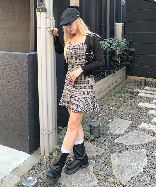 Mejoul（メジュール）の「ブラックチェック フロントギャザー キャミ ぺプラム ミニワンピース（ワンピース・レディース・ブラック・M/L）」の20枚目の写真