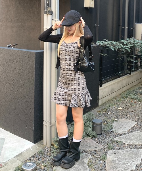 Mejoul（メジュール）の「ブラックチェック フロントギャザー キャミ ぺプラム ミニワンピース（ワンピース・レディース・ブラック・M/L）」の21枚目の写真