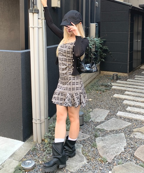 Mejoul（メジュール）の「ブラックチェック フロントギャザー キャミ ぺプラム ミニワンピース（ワンピース・レディース・ブラック・M/L）」の19枚目の写真