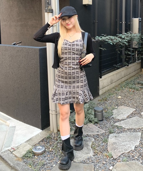 Mejoul（メジュール）の「ブラックチェック フロントギャザー キャミ ぺプラム ミニワンピース（ワンピース・レディース・ブラック・M/L）」の10枚目の写真