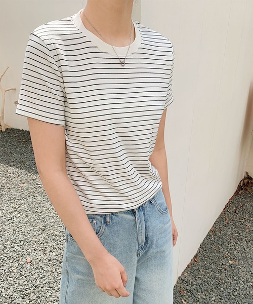 BANICO（バニコ）の「細ボーダーフィットTシャツ (SS)（Tシャツ/カットソー・レディース・ブラック/ホワイト/ダークグレー・LARGE/MEDIUM）」の7枚目の写真