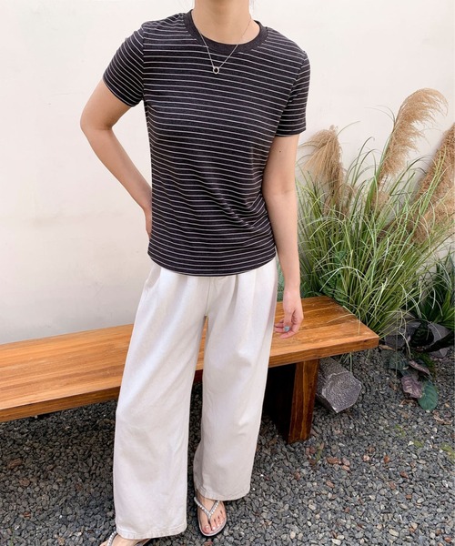 BANICO（バニコ）の「細ボーダーフィットTシャツ (SS)（Tシャツ/カットソー・レディース・ブラック/ホワイト/ダークグレー・LARGE/MEDIUM）」の20枚目の写真