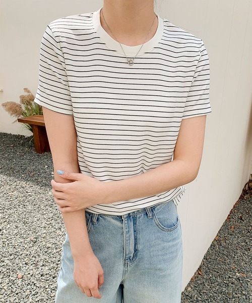 BANICO（バニコ）の「細ボーダーフィットTシャツ (SS)（Tシャツ/カットソー・レディース・ブラック/ホワイト/ダークグレー・LARGE/MEDIUM）」の8枚目の写真