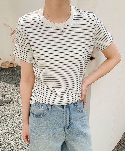 BANICO（バニコ）の「細ボーダーフィットTシャツ (SS)（Tシャツ/カットソー・レディース・ブラック/ホワイト/ダークグレー・LARGE/MEDIUM）」の10枚目の写真