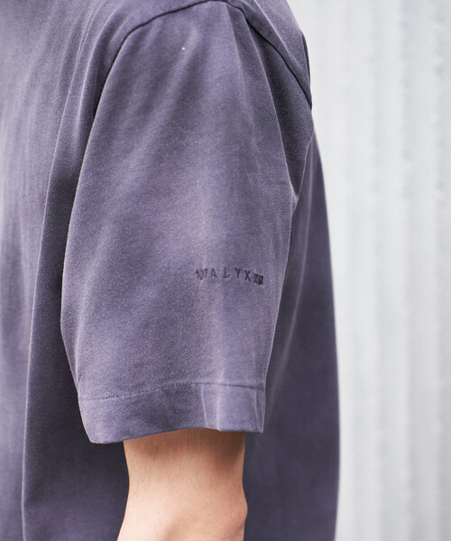 1017 ALYX 9SM(アリクス)の「1017 ALYX 9SM / テンセブンティーン アリクス ナインエスエム GARMENT DYE TEE(Tシャツ/カットソー・メンズ・ブラック/ブラウン・MEDIUM/SMALL)」の4枚目の写真