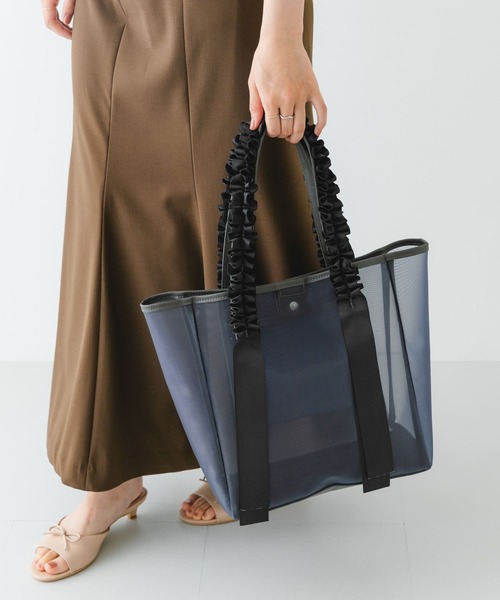 RODE SKO（ロデスコ）の「フリルハンドルシアーバッグ（トートバッグ・レディース・ベージュ/グレー・ONE）」の7枚目の写真