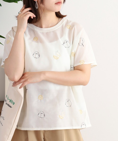 FUNALIVE(ファンアライブ)の「LITTLE MARKET 刺繍 4分袖プルオーバー(Tシャツ/カットソー・レディース・イエロー系1/イエロー/イエロー系3/アイボリー系1/グレー系1/イエロー系6/アイボリー系5/アイボリー系4/アイボリー系3/アイボリー系2/グレー系4/グレー系3/グレー系2/アイボリー/イエロー系2/グレー・FREE)」の1枚目の写真
