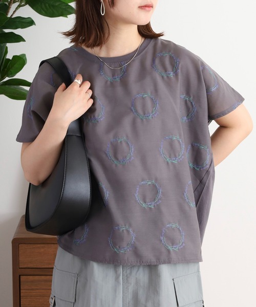 FUNALIVE(ファンアライブ)の「LITTLE MARKET 刺繍 4分袖プルオーバー(Tシャツ/カットソー・レディース・イエロー系1/イエロー/イエロー系3/アイボリー系1/グレー系1/イエロー系6/アイボリー系5/アイボリー系4/アイボリー系3/アイボリー系2/グレー系4/グレー系3/グレー系2/アイボリー/イエロー系2/グレー・FREE)」の21枚目の写真