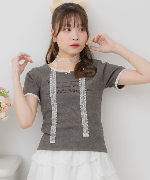 ems excite(エムズエキサイト)の「レースチョーカー付きロゴTEE(Tシャツ/カットソー・レディース・チャコールグレー/ナチュラル/ブラウン・FREE)」の4枚目の写真