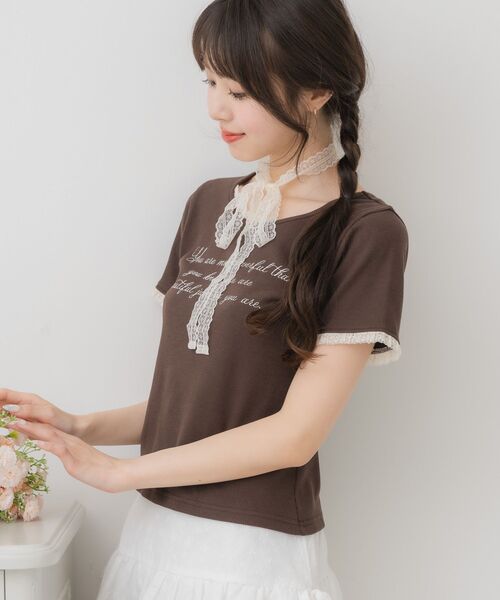 ems excite(エムズエキサイト)の「レースチョーカー付きロゴTEE(Tシャツ/カットソー・レディース・チャコールグレー/ナチュラル/ブラウン・FREE)」の6枚目の写真