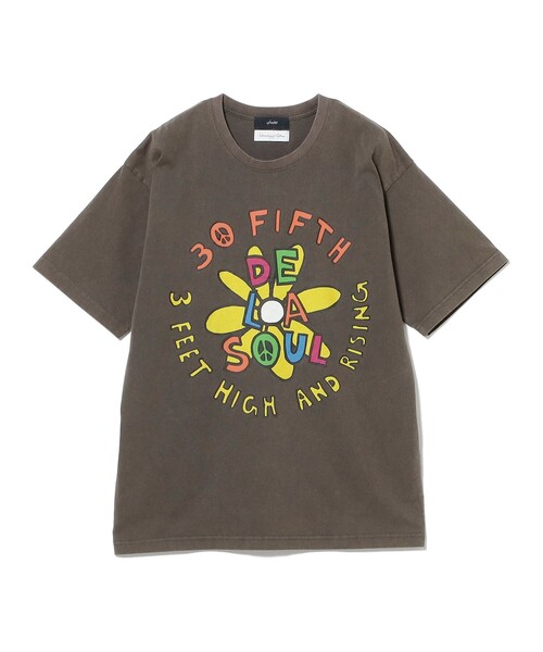 International Gallery BEAMS（インターナショナルギャラリービームス）の「【別注】U/MUSIC × IG / UNDERSONG De La Soul グラフィック Tシャツ ②（Tシャツ/カットソー・メンズ・レッド/ブラウン・S/M/L）」の4枚目の写真