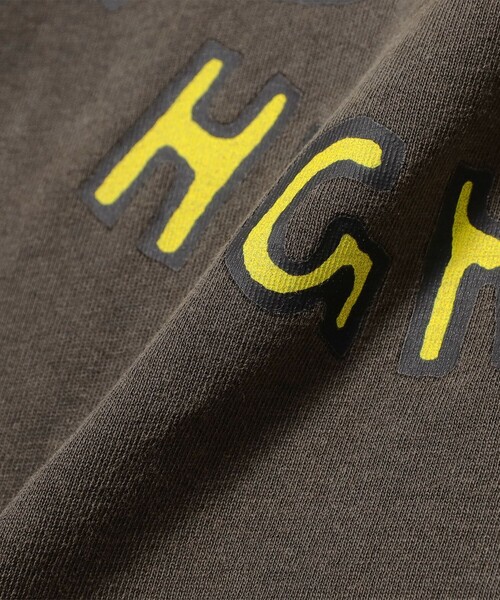 International Gallery BEAMS（インターナショナルギャラリービームス）の「【別注】U/MUSIC × IG / UNDERSONG De La Soul グラフィック Tシャツ ②（Tシャツ/カットソー・メンズ・レッド/ブラウン・S/M/L）」の6枚目の写真