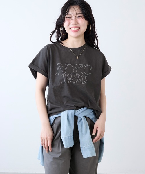 MICA&DEAL（マイカ＆ディール）の「"NYC1990"ロゴT-shirt（Tシャツ/カットソー・レディース・チャコールグレー/ホワイト/ベージュ/ピンク・FREE）」の14枚目の写真