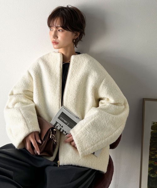Classical Evon(クラシカルエヴォン)の「【Classical Evon】上品さと抜け感を兼ね備えた、大人のためのアウター。軽やかブークレノーカラージャケット(ノーカラージャケット・レディース・ネイビー/ブラウン/アイボリー・LARGE/MEDIUM/SMALL/X-LARGE)」の7枚目の写真
