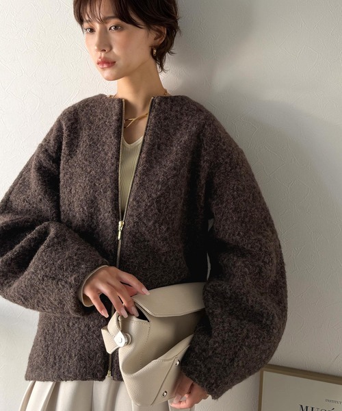 Classical Evon(クラシカルエヴォン)の「【Classical Evon】上品さと抜け感を兼ね備えた、大人のためのアウター。軽やかブークレノーカラージャケット(ノーカラージャケット・レディース・ネイビー/ブラウン/アイボリー・LARGE/MEDIUM/SMALL/X-LARGE)」の20枚目の写真