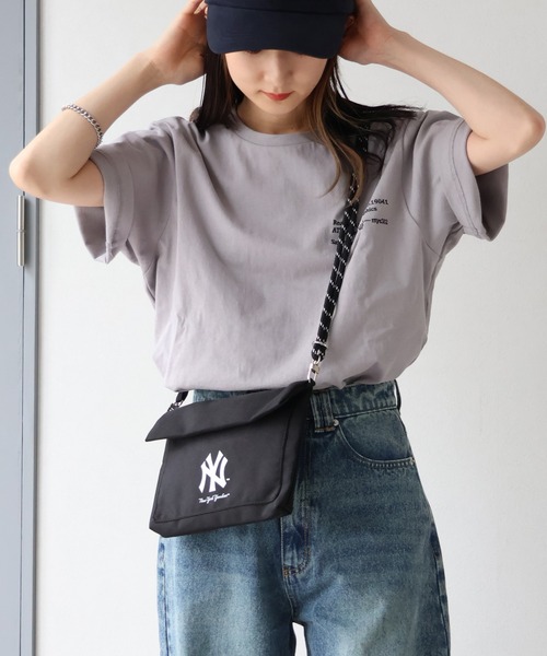 MLB（メジャーリーグベースボール）の「【MLB/メジャーリーグベースボール】コンパクト フラップミニショルダー/ポーチ（ショルダーバッグ・メンズ・ブラック系1/ブラック系2/ブラック系3・FREE）」の9枚目の写真