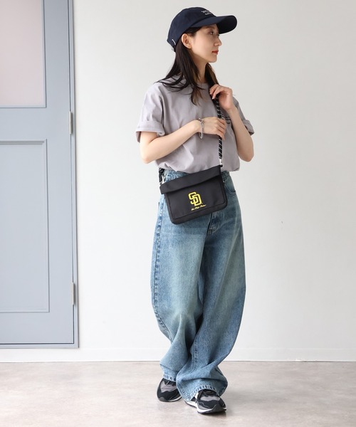 MLB（メジャーリーグベースボール）の「【MLB/メジャーリーグベースボール】コンパクト フラップミニショルダー/ポーチ（ショルダーバッグ・メンズ・ブラック系1/ブラック系2/ブラック系3・FREE）」の21枚目の写真