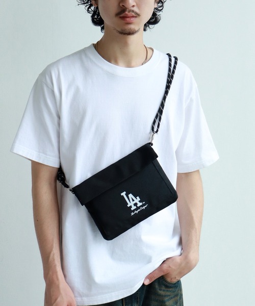 MLB（メジャーリーグベースボール）の「【MLB/メジャーリーグベースボール】コンパクト フラップミニショルダー/ポーチ（ショルダーバッグ・メンズ・ブラック系1/ブラック系2/ブラック系3・FREE）」の14枚目の写真