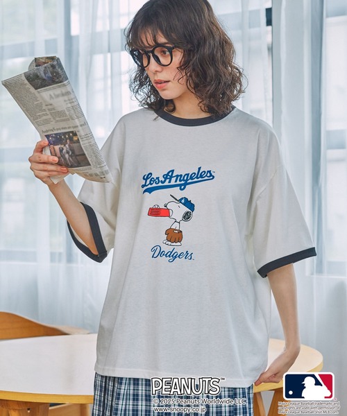 PEANUTS(ピーナッツ)の「【PEANUT×MLB】ピーナッツ×メジャーリーグベースボール 別注 グラフィック ロゴ刺繍オーバーサイズ半袖Tシャツ(Tシャツ/カットソー・レディース・スミクロ/ネイビー系/チャコールグレー/ネイビー・FREE)」の7枚目の写真
