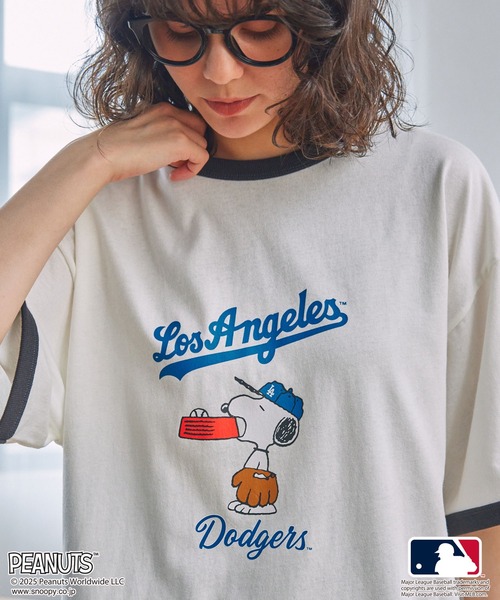 PEANUTS(ピーナッツ)の「【PEANUT×MLB】ピーナッツ×メジャーリーグベースボール 別注 グラフィック ロゴ刺繍オーバーサイズ半袖Tシャツ(Tシャツ/カットソー・レディース・スミクロ/ネイビー系/チャコールグレー/ネイビー・FREE)」の9枚目の写真