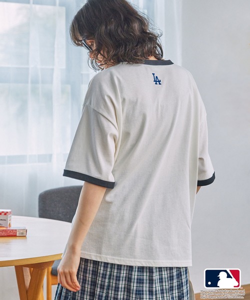PEANUTS(ピーナッツ)の「【PEANUT×MLB】ピーナッツ×メジャーリーグベースボール 別注 グラフィック ロゴ刺繍オーバーサイズ半袖Tシャツ(Tシャツ/カットソー・レディース・スミクロ/ネイビー系/チャコールグレー/ネイビー・FREE)」の11枚目の写真