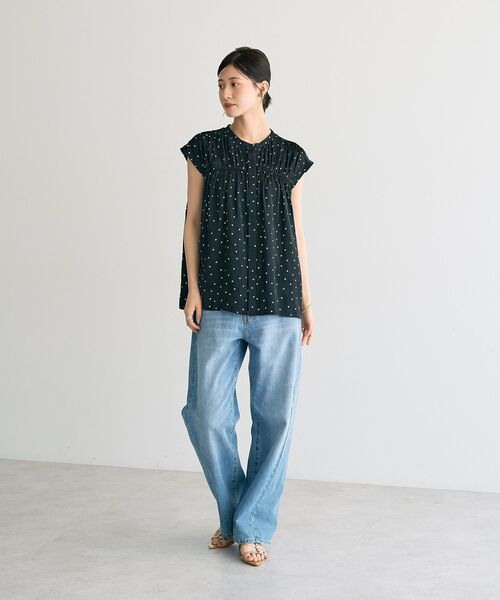 YECCA VECCA（イェッカヴェッカ）の「ドット柄ギャザーブラウス（シャツ/ブラウス・レディース・ブラック/チャコールグレー/キャメル・FREE）」の14枚目の写真
