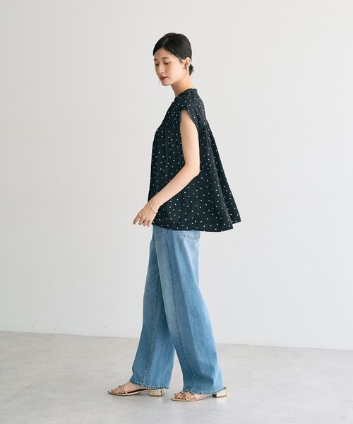 YECCA VECCA（イェッカヴェッカ）の「ドット柄ギャザーブラウス（シャツ/ブラウス・レディース・ブラック/チャコールグレー/キャメル・FREE）」の16枚目の写真