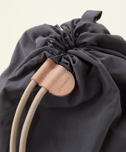 LE VERNIS（ル・ベルニ）の「【一部店舗限定】LE VERNIS(ル・ベルニ) 《撥水》Knapsack（バックパック/リュック・レディース・ブラック/グレー・FREE）」の5枚目の写真
