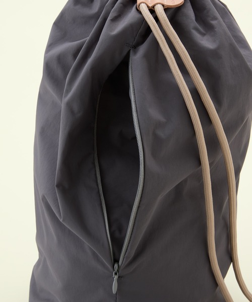 LE VERNIS（ル・ベルニ）の「【一部店舗限定】LE VERNIS(ル・ベルニ) 《撥水》Knapsack（バックパック/リュック・レディース・ブラック/グレー・FREE）」の7枚目の写真