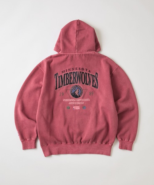 NBA（エヌビーエー）の「NBA/エヌビーエー 別注 チームロゴ刺繍バックデザイン ピグメント加工ビッグシルエット裏起毛ダブルジップパーカー（パーカー・メンズ・ブラック系2/アッシュグレー/ブラック/ネイビー/ブラック系/ブラウン/ワイン・L/M）」の19枚目の写真