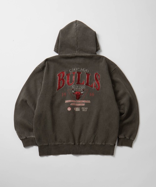 NBAチームロゴ刺繍 ブラックパーカー NBA/エヌビーエー 別注 チームロゴ刺繍バックデザイン