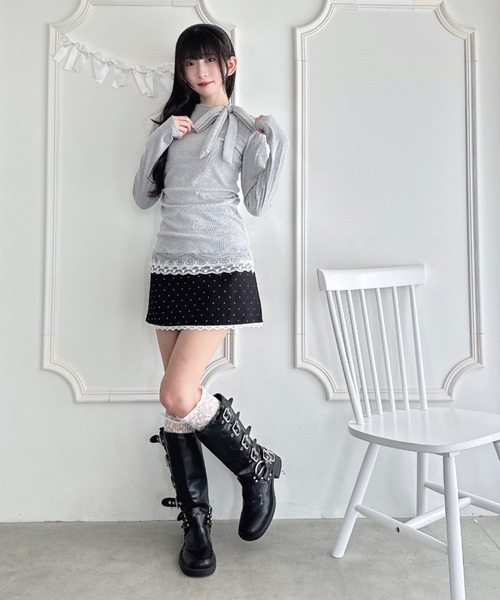 Loueme(ルエム)の「裾レースリボンリブトップス(Tシャツ/カットソー・レディース・グレー/アイボリー・FREE)」の4枚目の写真