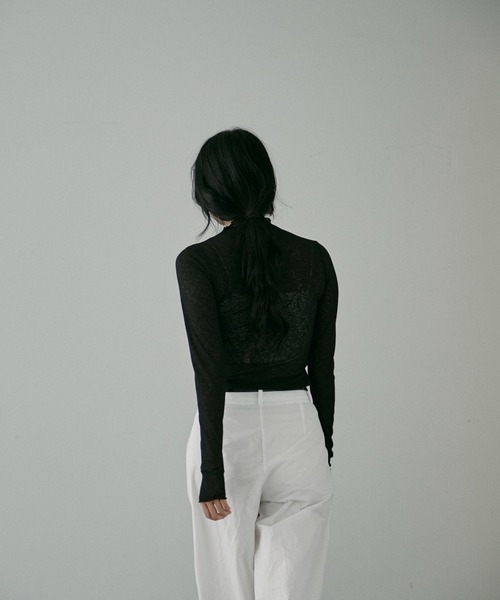 NUJOH（ヌゾ）の「Sheer Rib High Neck Top / シアーリブハイネックトップス（Tシャツ/カットソー・レディース・ブラック/アイボリー・FREE）」の14枚目の写真