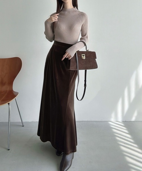 Meiru(メイル)の「ベロアマーメイドスカート(薄手)(スカート・レディース・チャコール/ブラック/ブラウン・LARGE/MEDIUM/SMALL)」の9枚目の写真