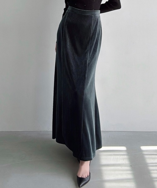 Meiru(メイル)の「ベロアマーメイドスカート(薄手)(スカート・レディース・チャコール/ブラック/ブラウン・LARGE/MEDIUM/SMALL)」の16枚目の写真