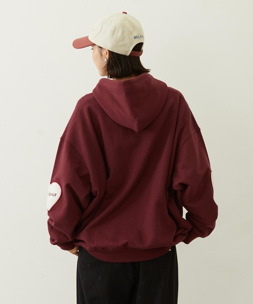 MILKFED.（ミルクフェド）の「HEART ELBOW PATCH SWEAT HOODIE（パーカー・レディース・オフホワイト/ブラック/バーガンディー・M/L）」の7枚目の写真