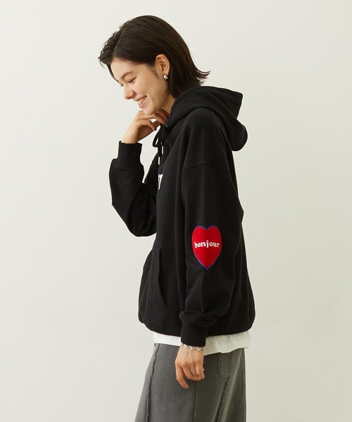 MILKFED.（ミルクフェド）の「HEART ELBOW PATCH SWEAT HOODIE（パーカー・レディース・オフホワイト/ブラック/バーガンディー・M/L）」の13枚目の写真