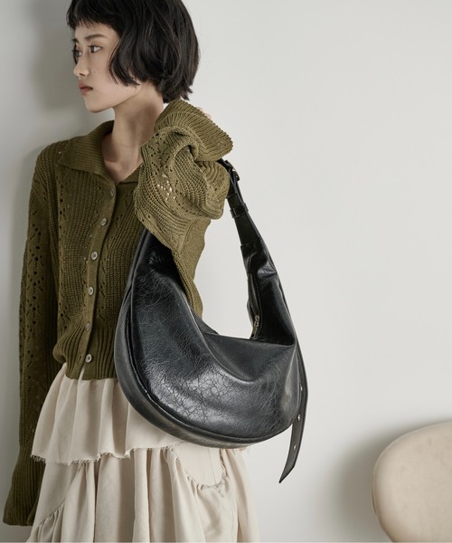 THE YOn（ザヨン）の「ハーフムーンワンショルダーバッグ（ショルダーバッグ・レディース・マスタード/セージグリーン/ブラック/ワインレッド・FREE）」の16枚目の写真