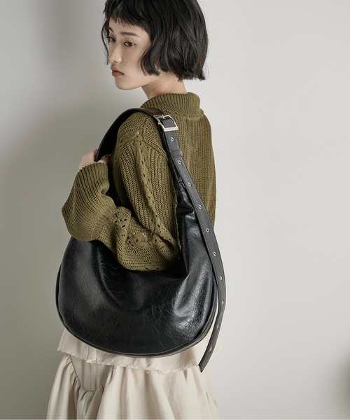 THE YOn（ザヨン）の「ハーフムーンワンショルダーバッグ（ショルダーバッグ・レディース・マスタード/セージグリーン/ブラック/ワインレッド・FREE）」の14枚目の写真