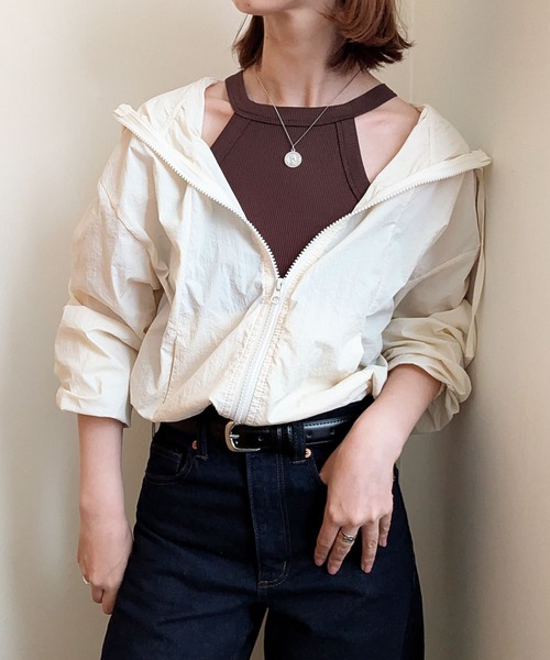 styiro（スタイロ）の「なめらかタッチで柔らかい カップ付きアメスリホルターネックタンクトップ（タンクトップ・レディース・ホワイト/ブラウン/ブラック/レッド・M/L/XL/S）」の14枚目の写真