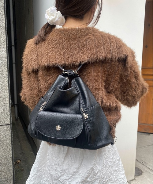 Mejoul（メジュール）の「【3WAY】【A4サイズ対応】大容量 フェイクレザーフラワーボタン ショルダー リュック トート（ショルダーバッグ・レディース・ブラック/アイボリー・F）」の18枚目の写真