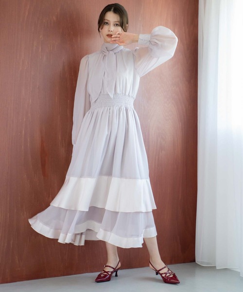 NOELA(ノエラ)の「シアーサテンコンビワンピース(ワンピース・レディース・ライトグレー/ベージュ/ブラウン・S/M)」の4枚目の写真