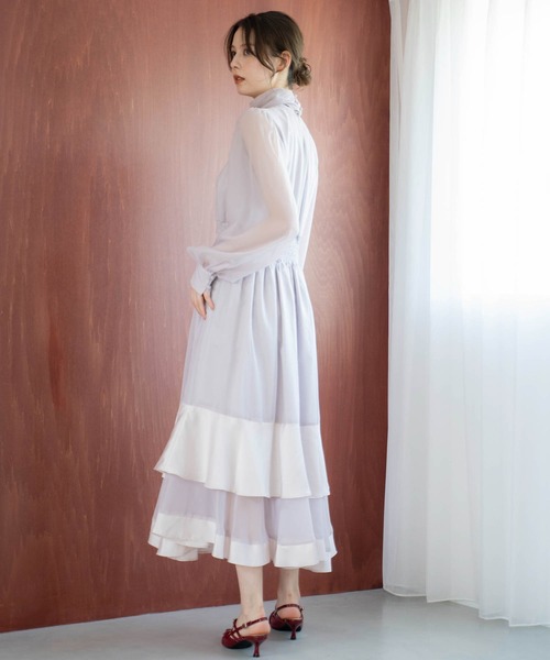 NOELA(ノエラ)の「シアーサテンコンビワンピース(ワンピース・レディース・ライトグレー/ベージュ/ブラウン・S/M)」の7枚目の写真
