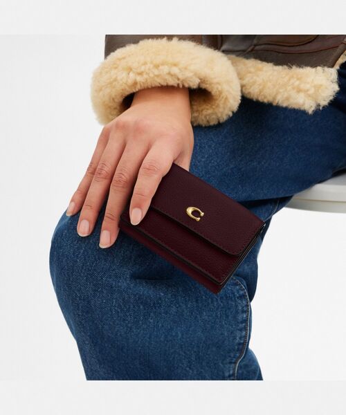 COACH（コーチ）の「ミニ トライフォールド ウォレット（財布・レディース・レッド系その他・ONE）」の4枚目の写真