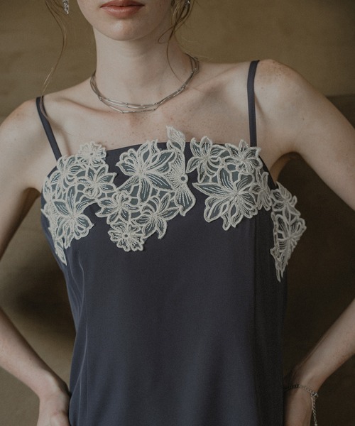 et.UNiVER(エトユニベール)の「Layered tulle dress(ドレス・レディース・カーキブラウン/ブルー/ブラック・SMALL/MEDIUM/LARGE)」の16枚目の写真
